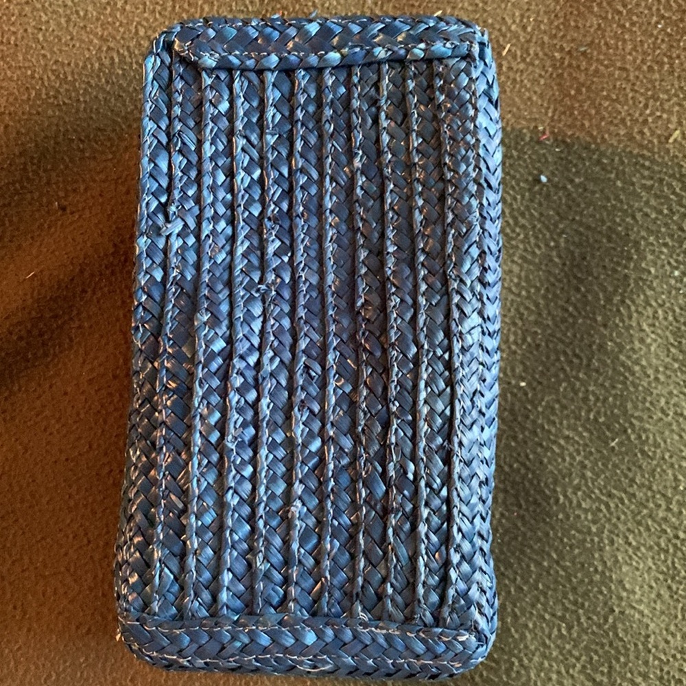 4 piece woven basket set. Large approx 15” x 9”. Small approx 5” x 8 1/2” - Picture 9 of 10